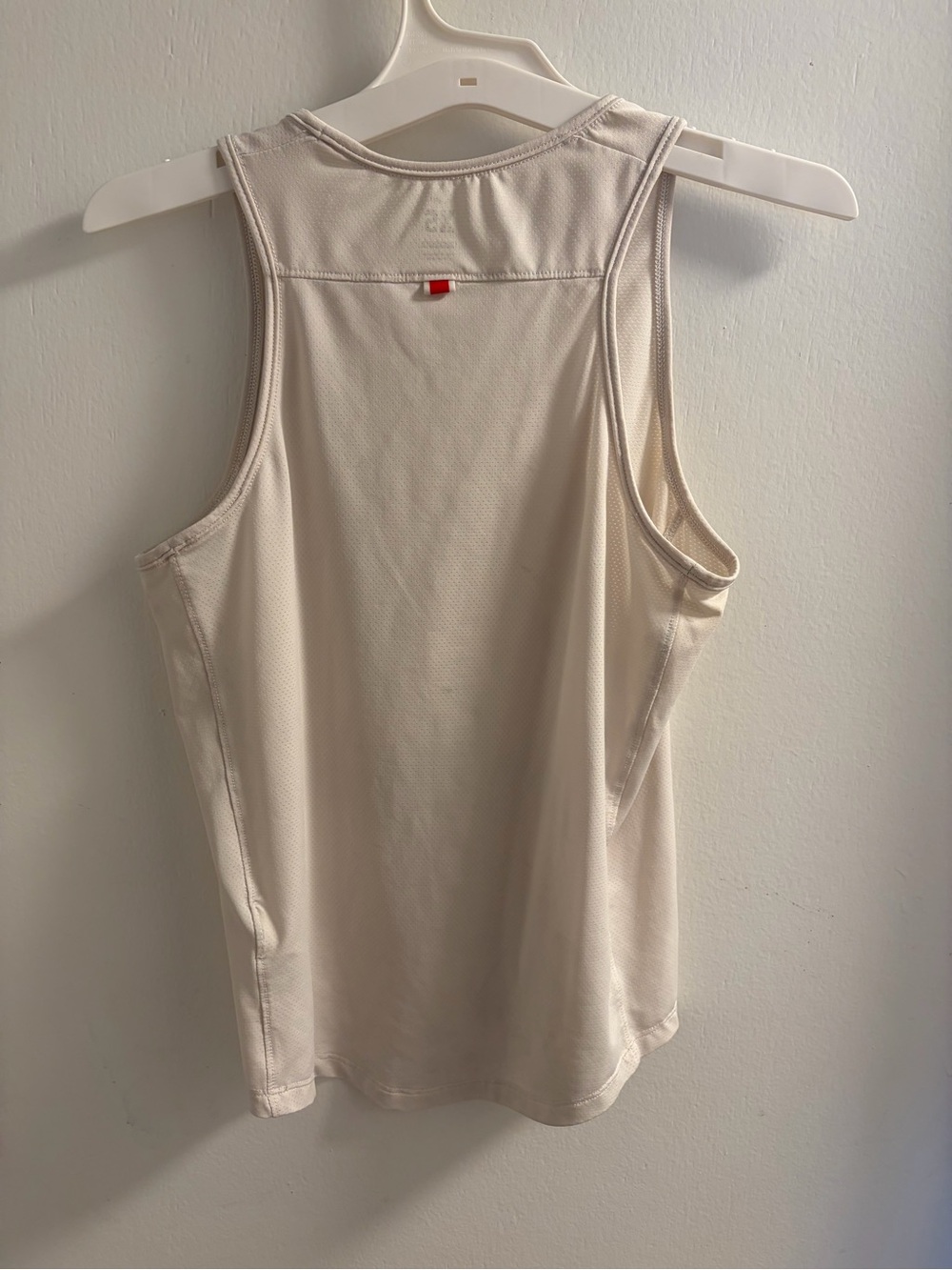 Tracksmith Cream Performance Tank with Rabbit Logo - Picture 4 of 11